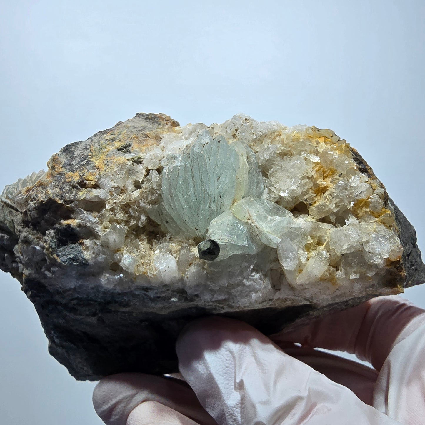XL Prehnit Kugel, Calcit Würfel, Quarz auf Matrix Goboboseb, Namibia 97*67*31mm #13316
