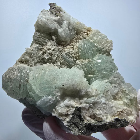 XL Prehnit Kugel, Quarz auf Matrix Goboboseb, Namibia 83*78*50mm #13317