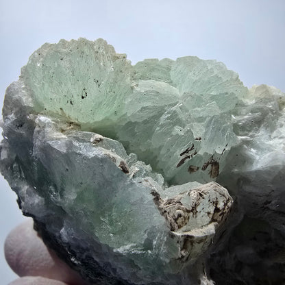 XL Prehnit Kugel, Quarz auf Matrix Goboboseb, Namibia 83*78*50mm #13317