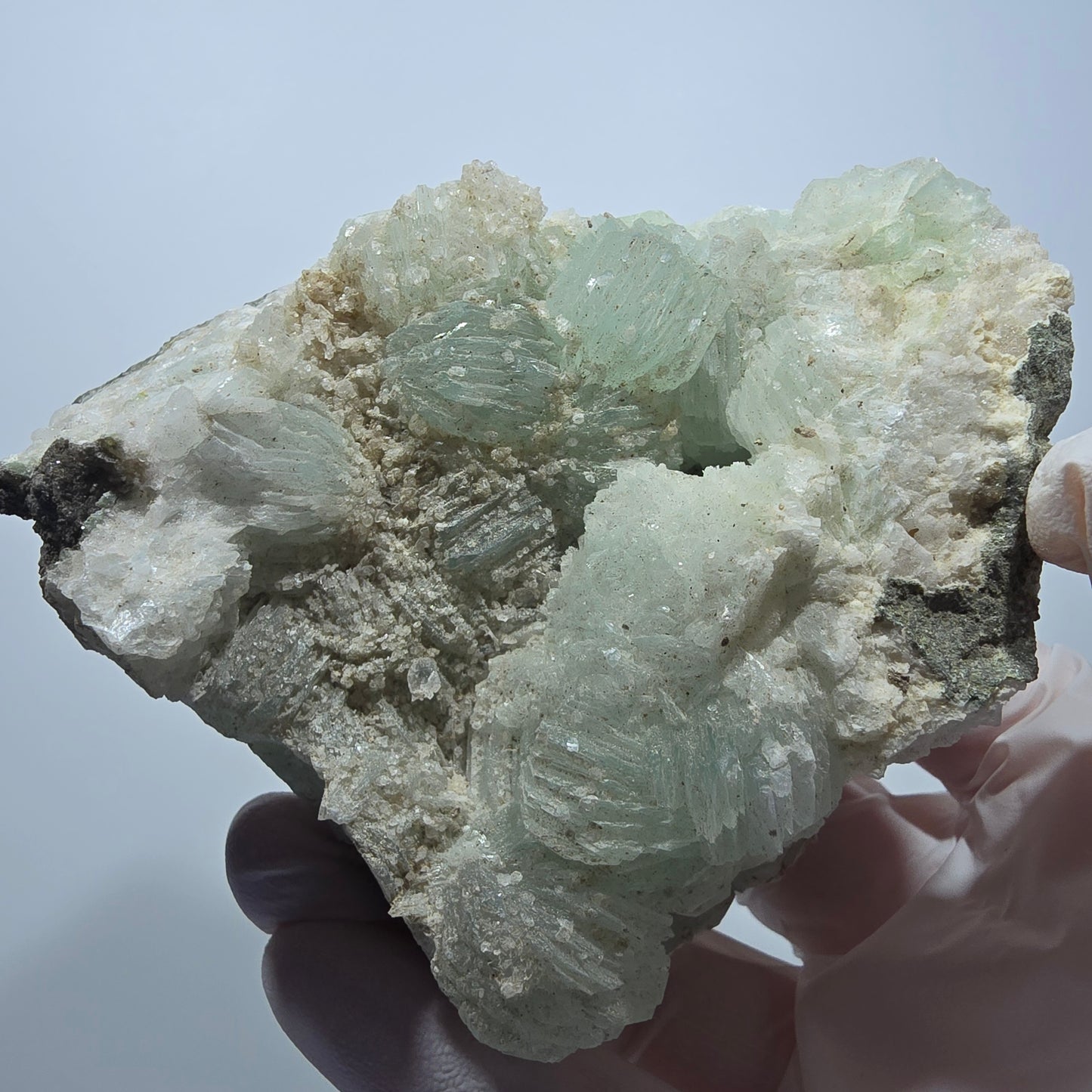 XL Prehnit Kugel, Quarz auf Matrix Goboboseb, Namibia 83*78*50mm #13317