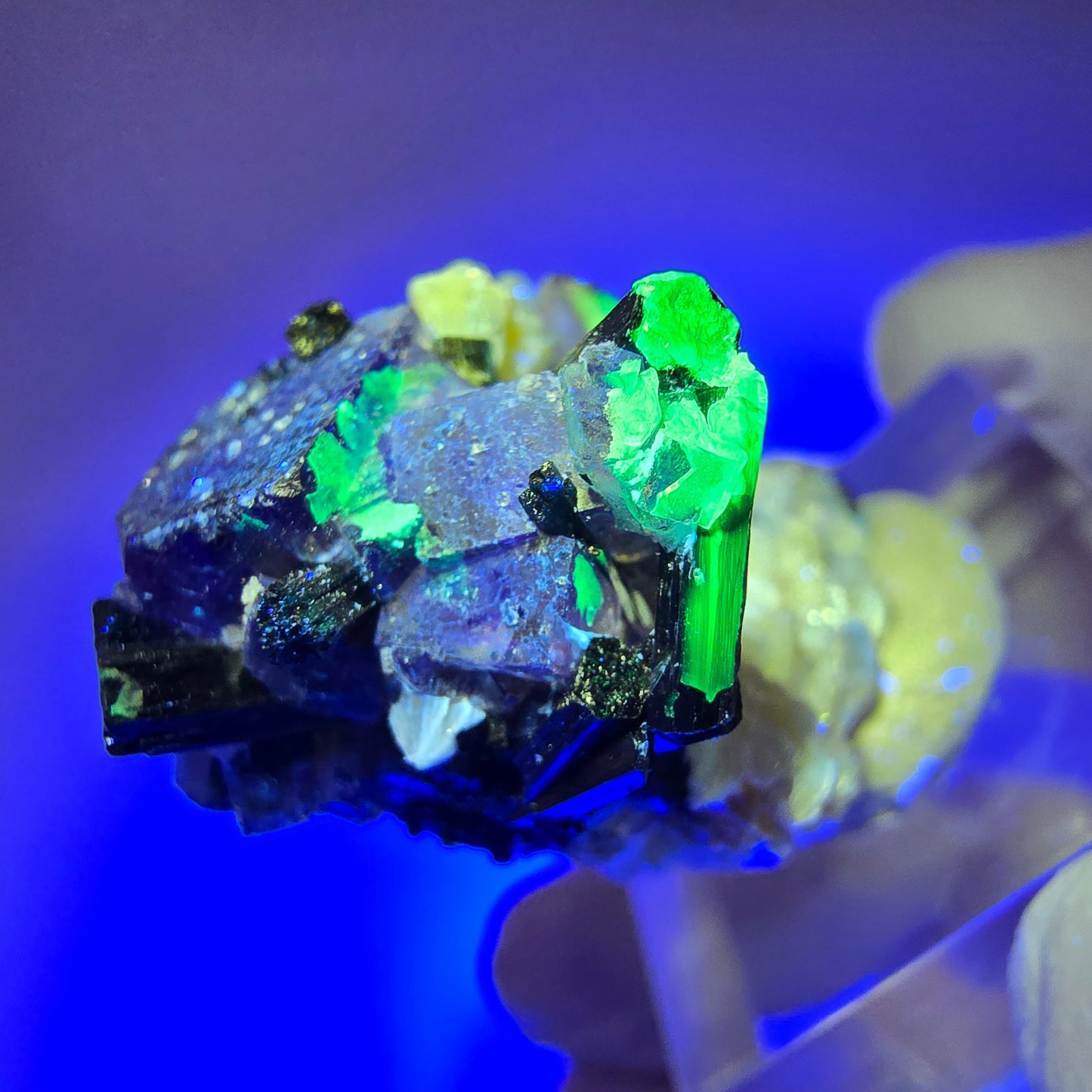 Bunte Phantom Fluorit, Schörl Turmalin, Hyalit Opal, Muskovit Erongo Namibia 38*29*21mm #13332