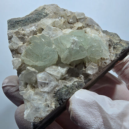 Prehnit Kugel, Calcit Würfel, Quarz auf Matrix Goboboseb, Namibia 73*65*25mm #13355