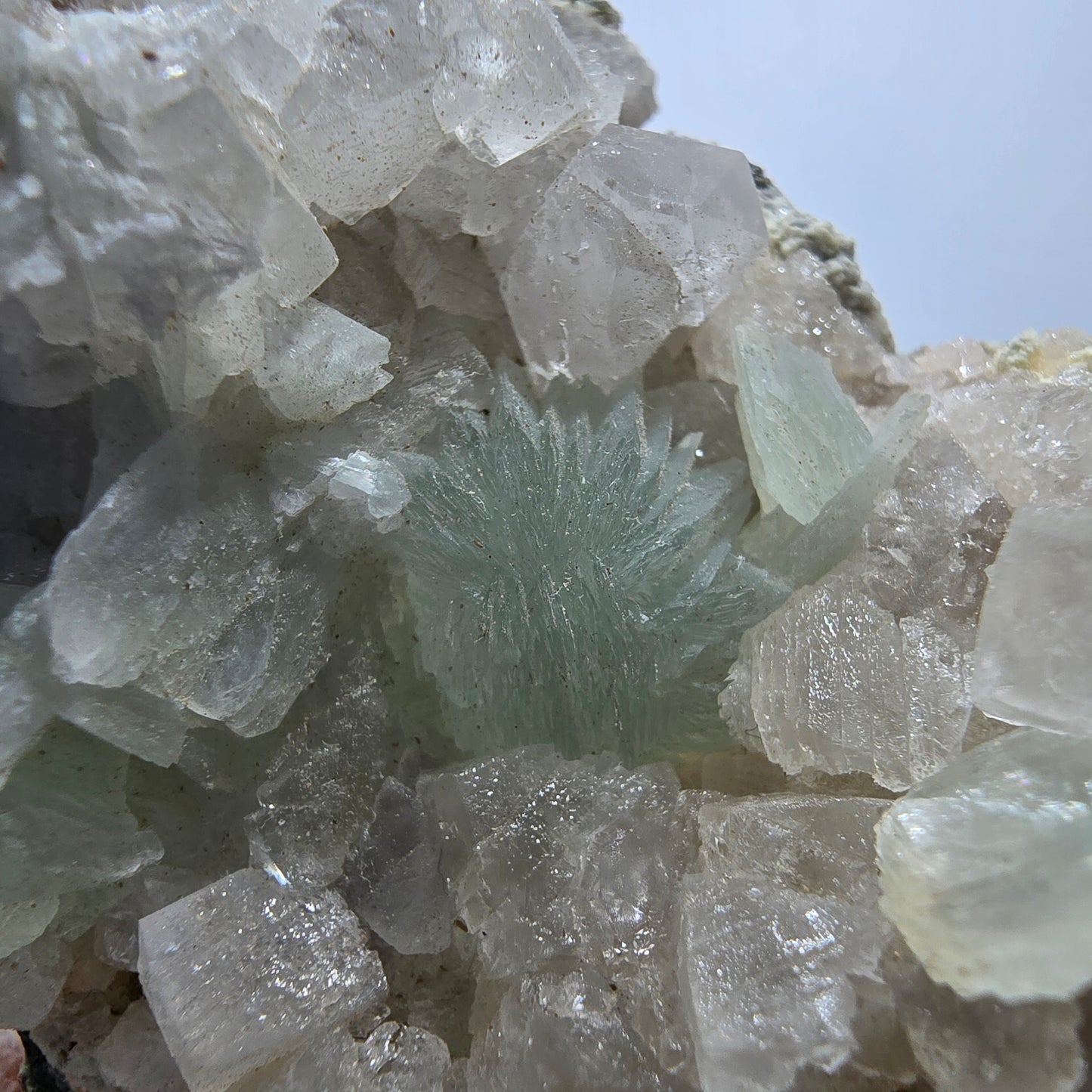 Prehnit Kugel, Calcit Würfel, Quarz auf Matrix Goboboseb, Namibia 56*52*43mm #13356