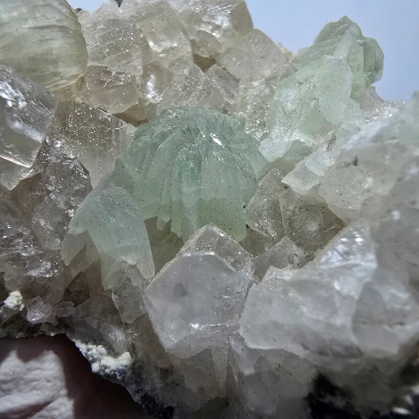 Prehnit Kugel, Calcit Würfel, Quarz auf Matrix Goboboseb, Namibia 56*52*43mm #13356