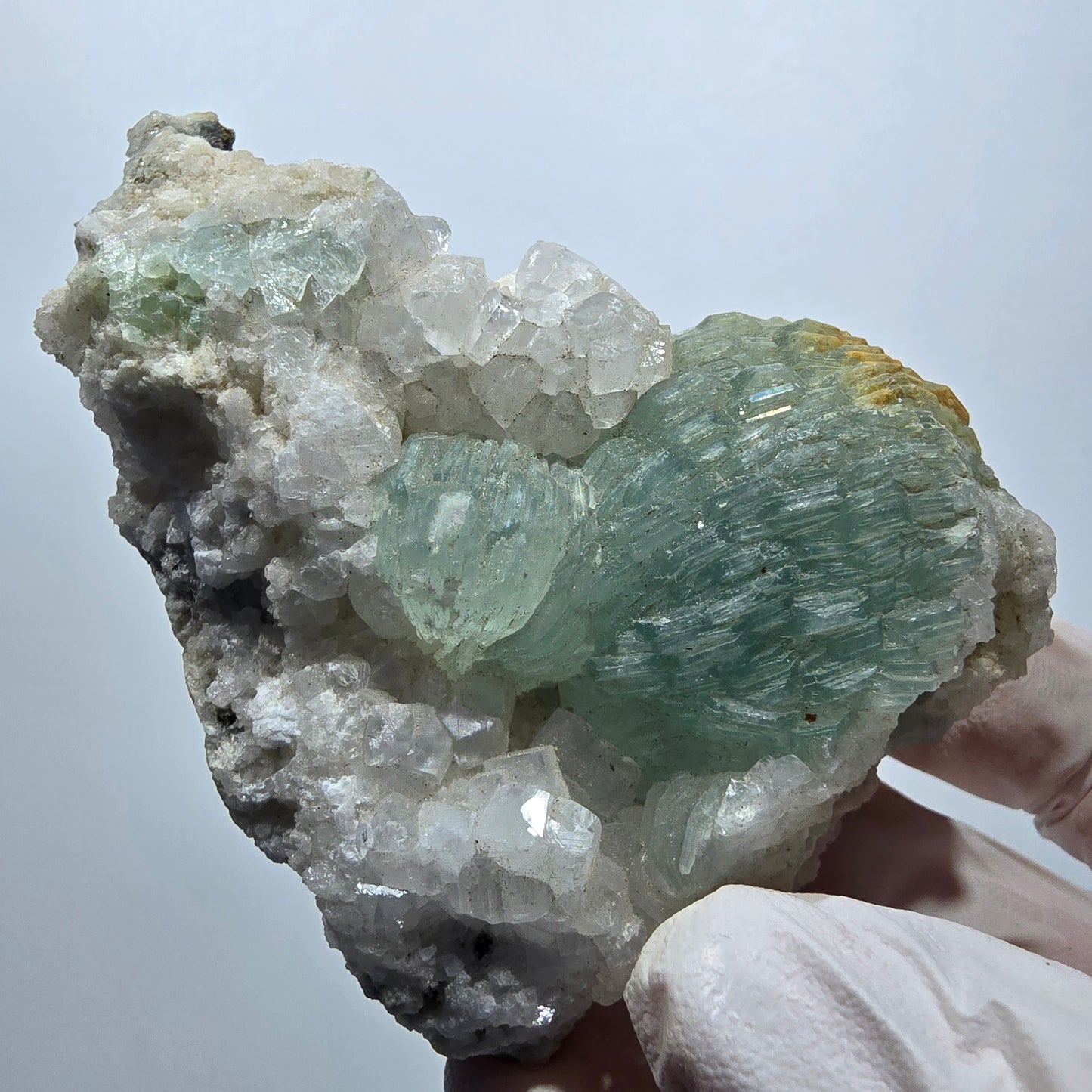 Prehnit Kugel, Calcit Würfel, Quarz auf Matrix Goboboseb, Namibia 77*59*35mm #13357