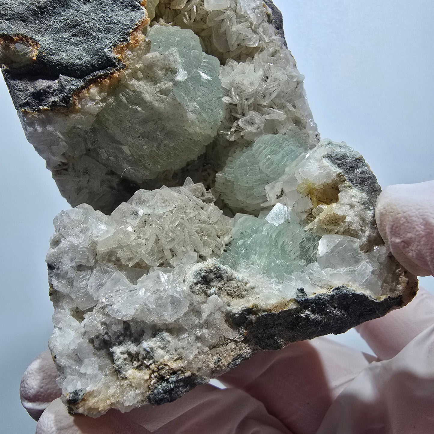 Prehnit Kugel, Calcit Würfel, Quarz auf Matrix Goboboseb, Namibia 73*57*54mm #13358