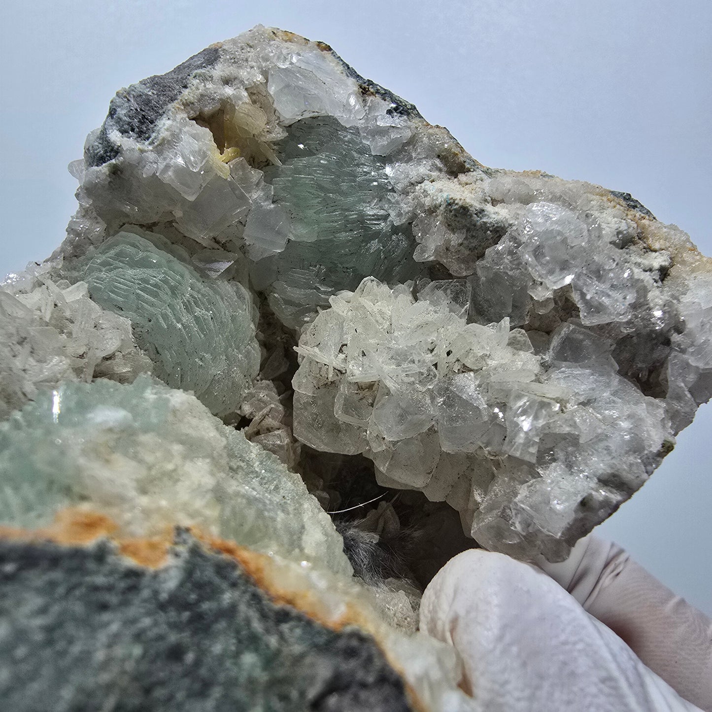Prehnit Kugel, Calcit Würfel, Quarz auf Matrix Goboboseb, Namibia 73*57*54mm #13358