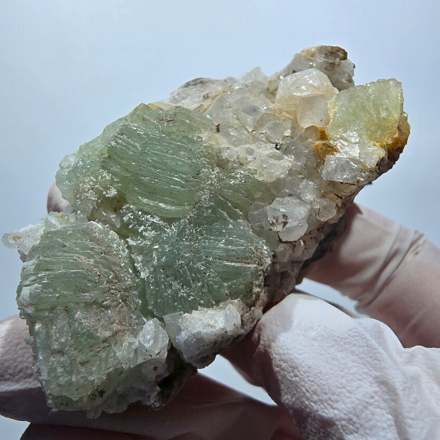 Prehnit Kugel, Calcit Würfel, Quarz auf Matrix Goboboseb, Namibia 67*35*24mm #13359