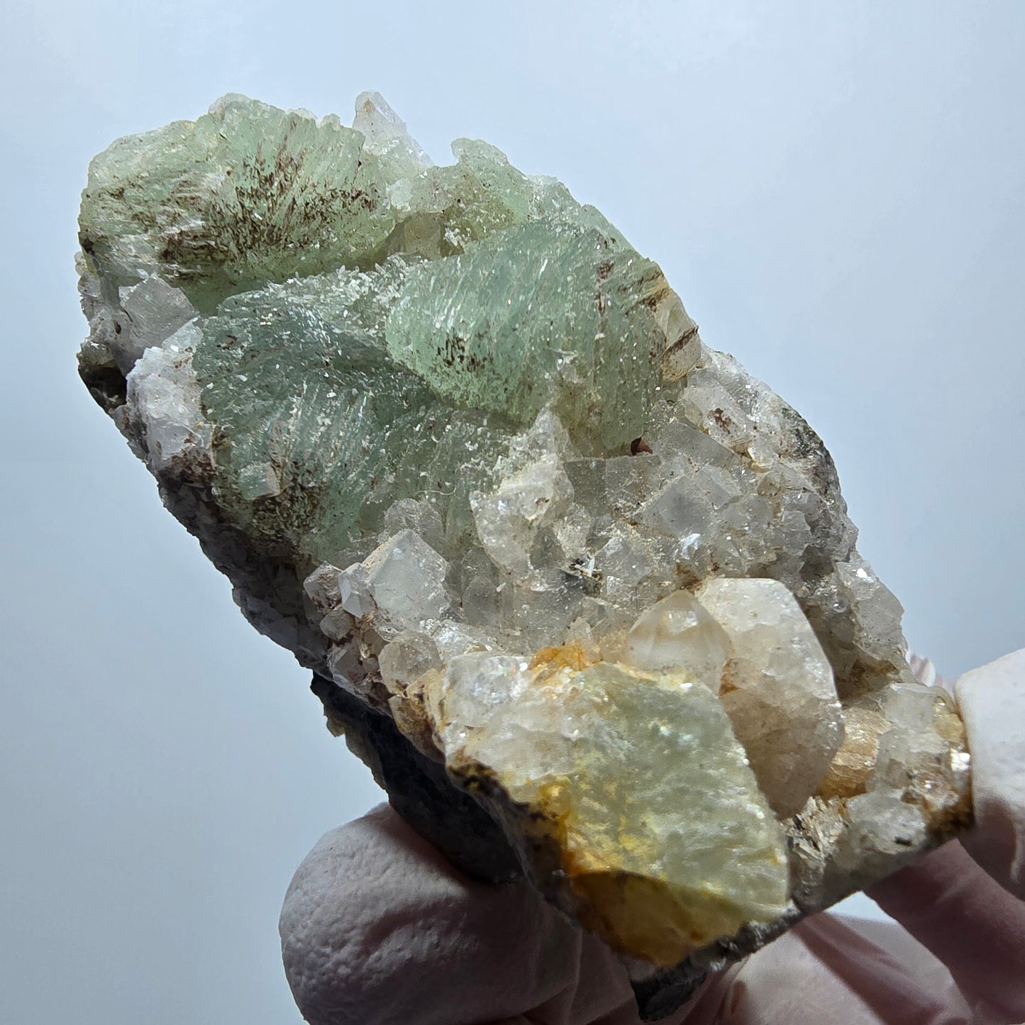 Prehnit Kugel, Calcit Würfel, Quarz auf Matrix Goboboseb, Namibia 67*35*24mm #13359