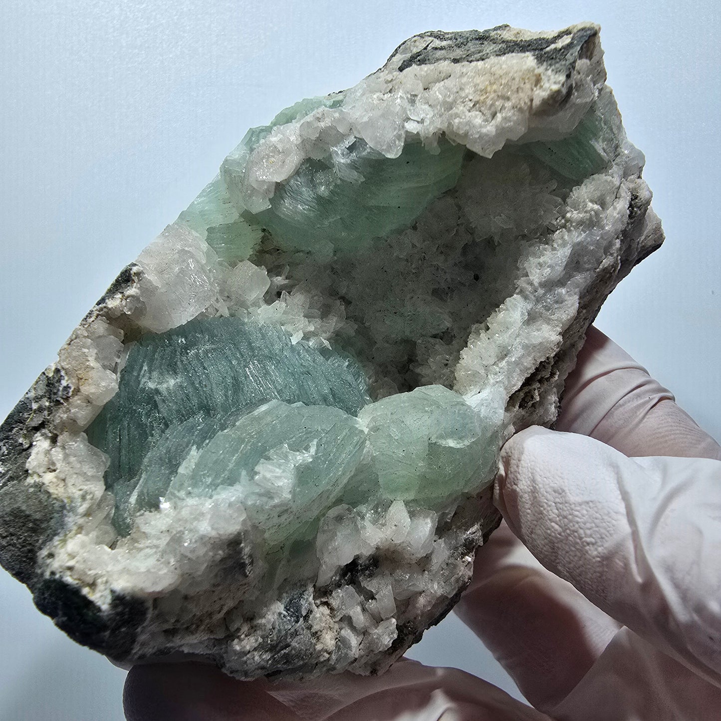 Prehnit Kugel, Calcit Würfel, Quarz auf Matrix Goboboseb, Namibia 83*58*51mm #13360