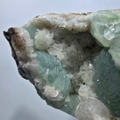 Prehnit Kugel, Calcit Würfel, Quarz auf Matrix Goboboseb, Namibia 83*58*51mm #13360