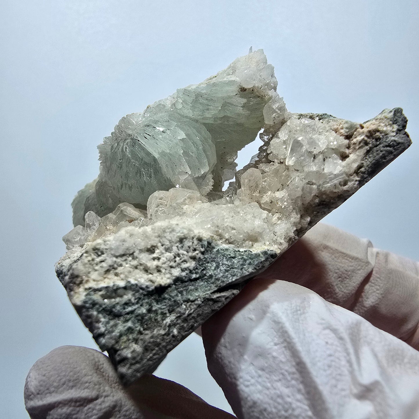 Prehnit Kugel, Calcit Würfel, Quarz auf Matrix Goboboseb, Namibia 72*39*35mm #13361