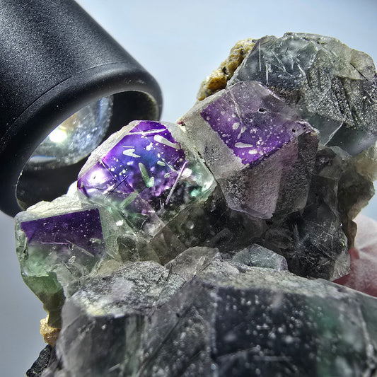 Phantom Fluorit, zonal, Schörl Turmalin, Muskovit Stufe Erongo, Namibia 72*48*36mm #13364