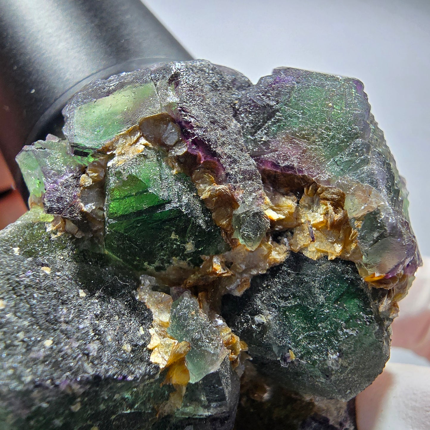 Phantom Fluorit Würfel, zonal, Schörl Turmalin, Muskovit Stufe Erongo, Namibia 62*55*31mm #13369