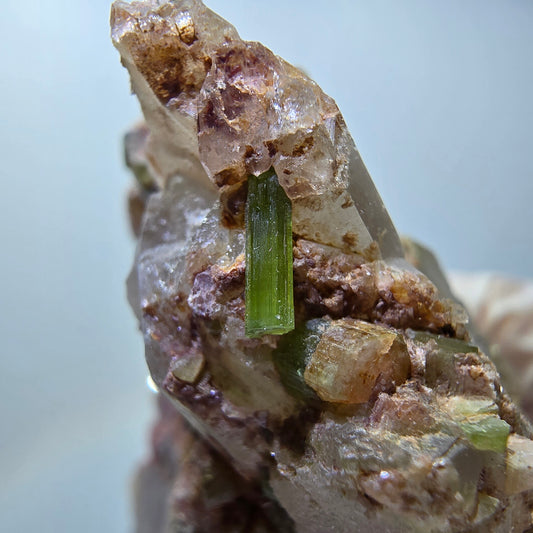 Seltene Turmalin, Verdelith, Elbait auf Quarz Stufe Karibib, Erongo, Namibia 71*51*39mm #13385