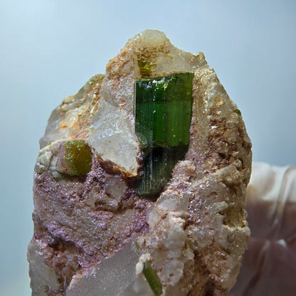 Seltene Turmalin, Verdelith, Elbait auf Quarz Stufe Karibib, Erongo, Namibia 64*40*27mm #13387