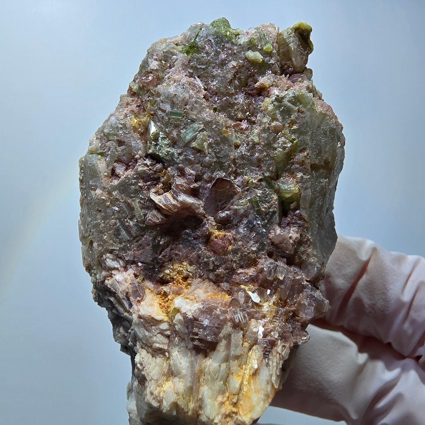Seltene Turmalin, Verdelith, Elbait auf Quarz Stufe Karibib, Erongo, Namibia 75*41*33mm #13388