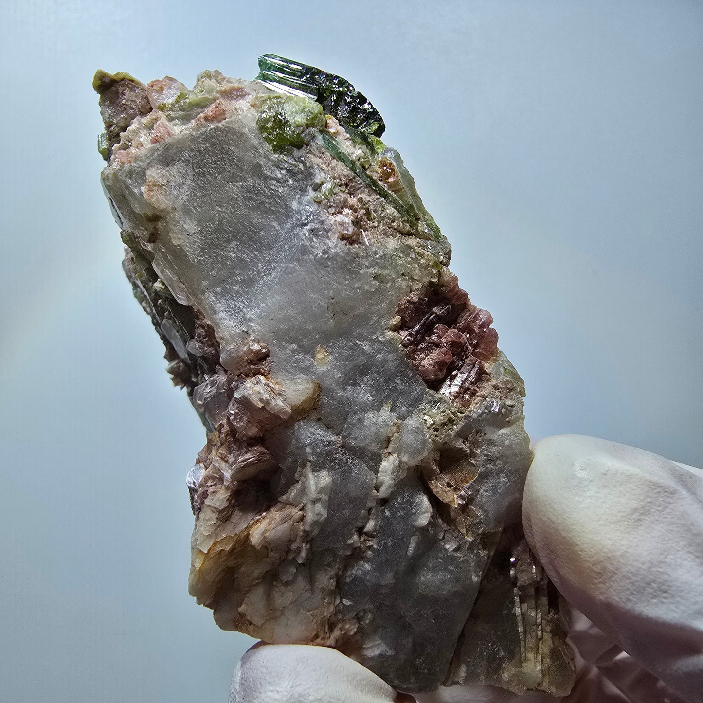 Seltene Turmalin, Verdelith, Elbait auf Quarz Stufe Karibib, Erongo, Namibia 75*41*33mm #13388
