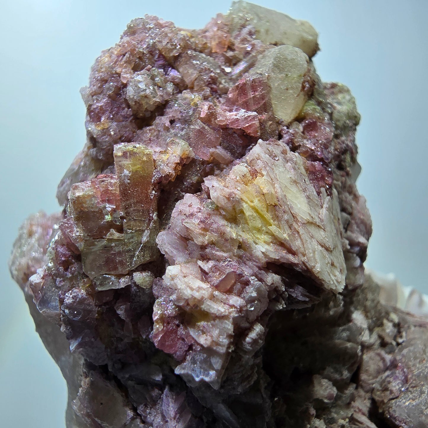 Seltene Turmalin, Elbait auf Quarz Stufe Karibib, Erongo, Namibia 78*53*47mm #13389