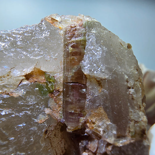 Seltene Turmalin, Verdelith, Elbait auf Quarz Stufe Karibib, Erongo, Namibia *54*46*44mm #13390