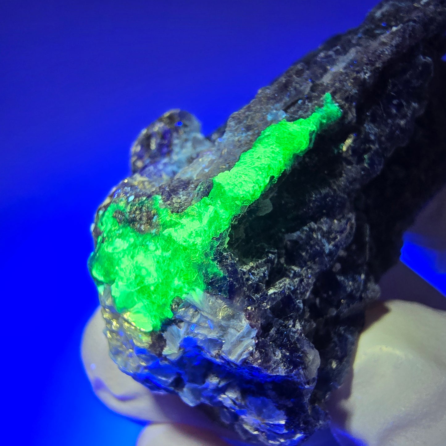 Seltene Phantom Fluorit Formation, Hyalit Opal, Muskovit Erongo, Namibia 52*31*28mm #13394