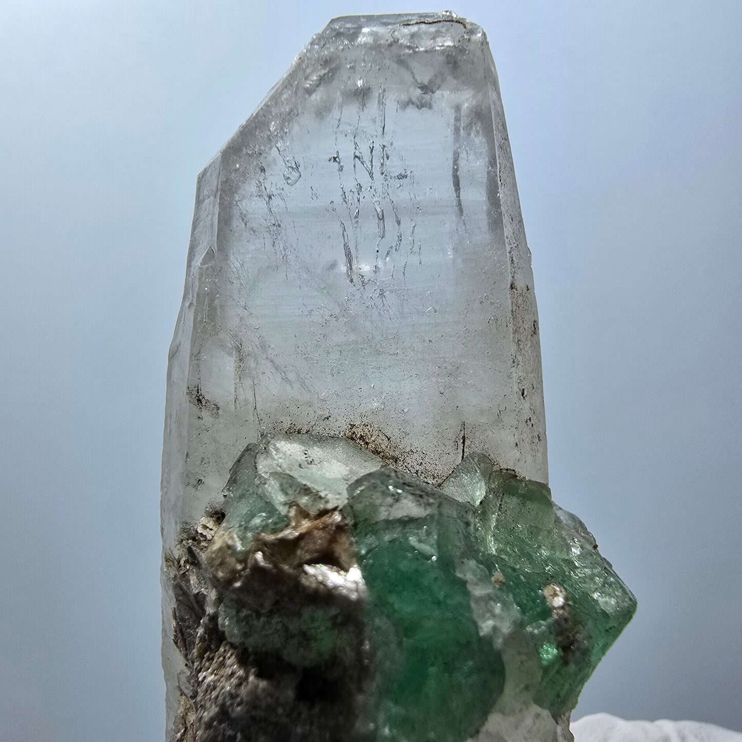 Phantom Fluorit, Hyalit Opal auf Skelett Rauchquarz Erongo, Namibia 61*29*19mm #13398
