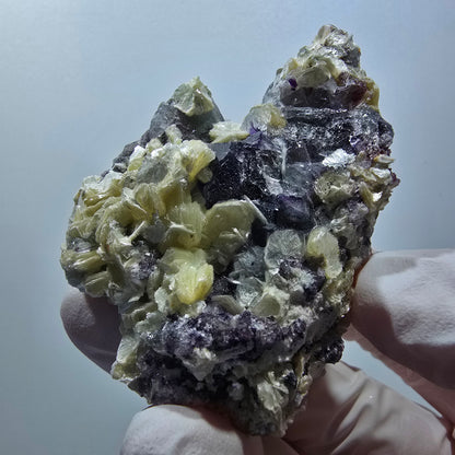 Schöne Phantom Fluorit Würfel, Muskovit Stufe Erongo, Namibia 62*44*30mm #13401