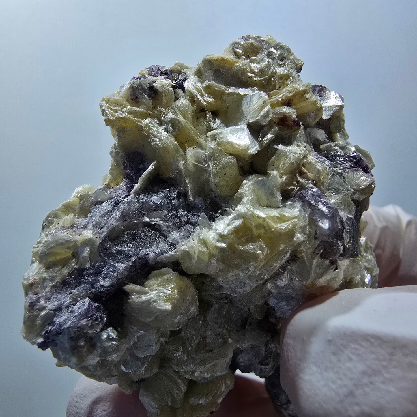 Schöne Phantom Fluorit Würfel, Muskovit Stufe Erongo, Namibia 62*44*30mm #13401