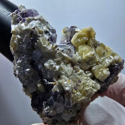 Schöne Phantom Fluorit Würfel, Muskovit Stufe Erongo, Namibia 62*44*30mm #13401