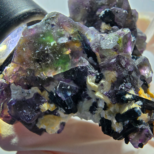 Bunte Phantom Fluorit Würfel, Schörl Turmalin, Muskovit Erongo, Namibia 51*46*40mm #13403