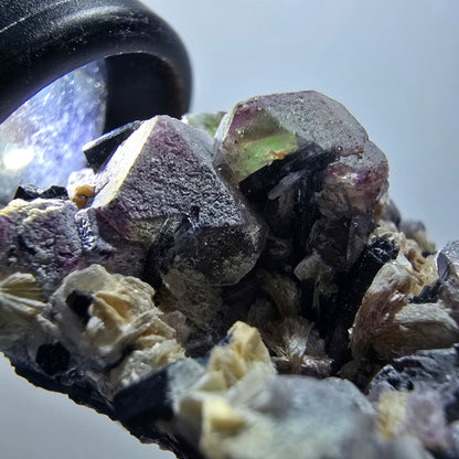 Bunte Phantom Fluorit Würfel, Schörl Turmalin, Muskovit Erongo, Namibia 52*36*21mm #13404