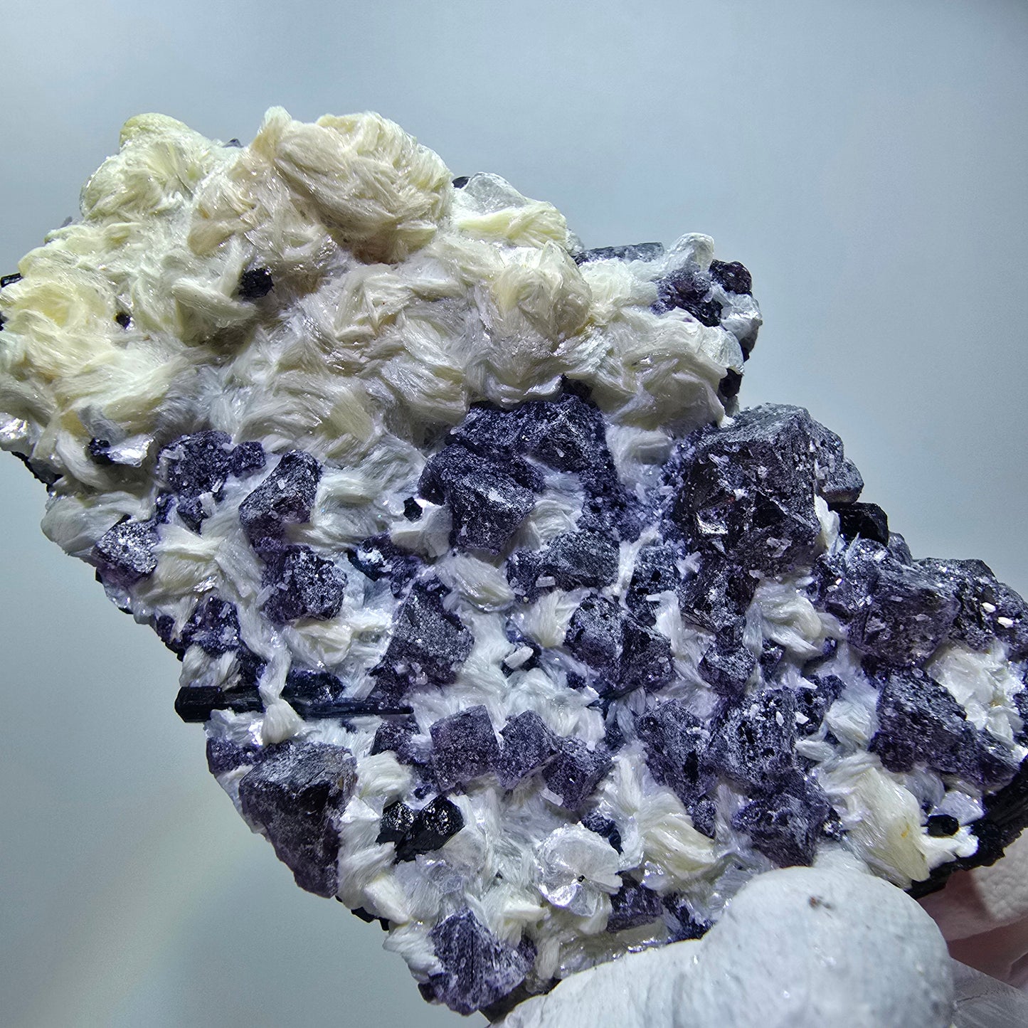 Bunte Phantom Fluorit, Schörl Turmalin, Hyalit Opal, Muskovit Erongo, Namibia 55*33*15mm #13423