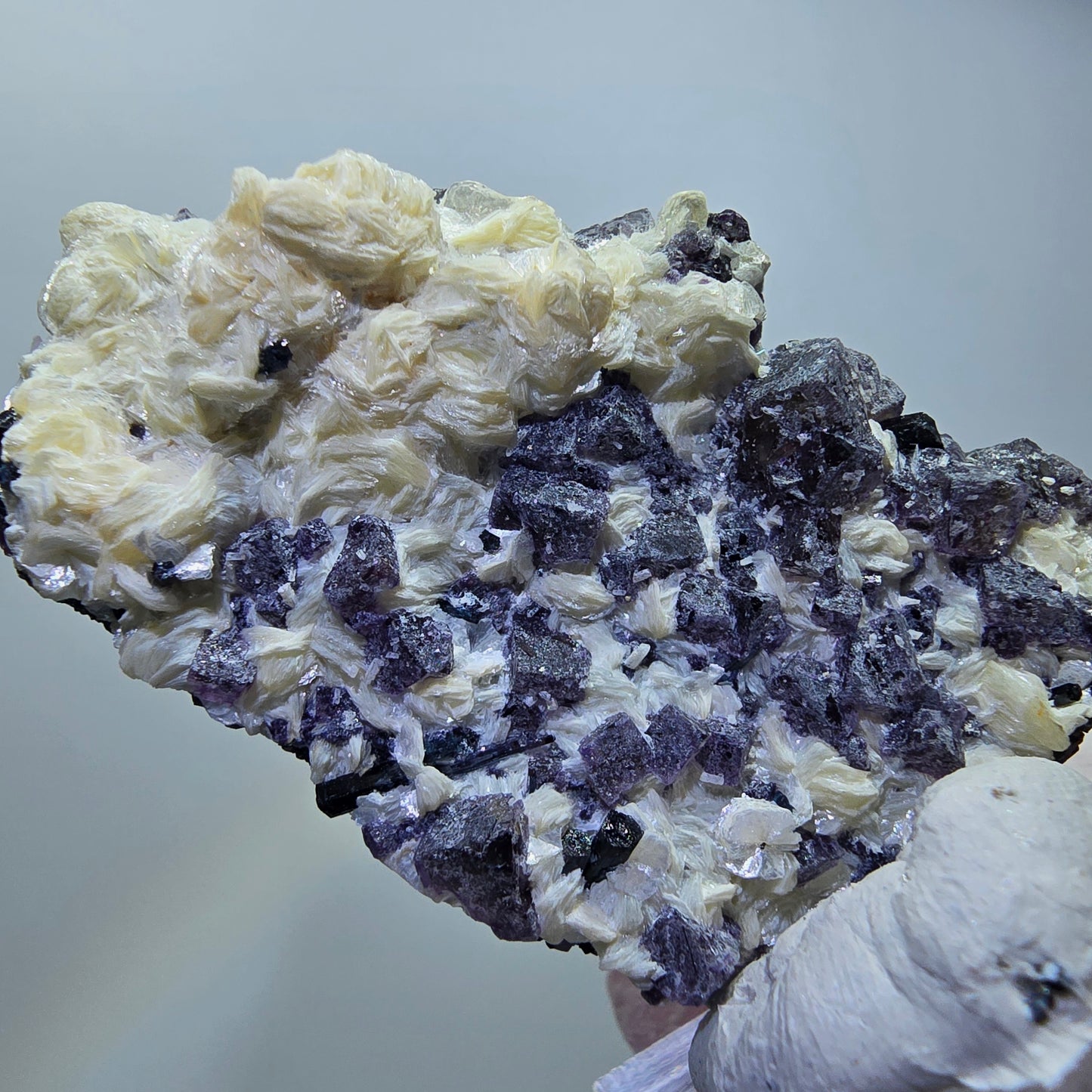 Bunte Phantom Fluorit, Schörl Turmalin, Hyalit Opal, Muskovit Erongo, Namibia 55*33*15mm #13423