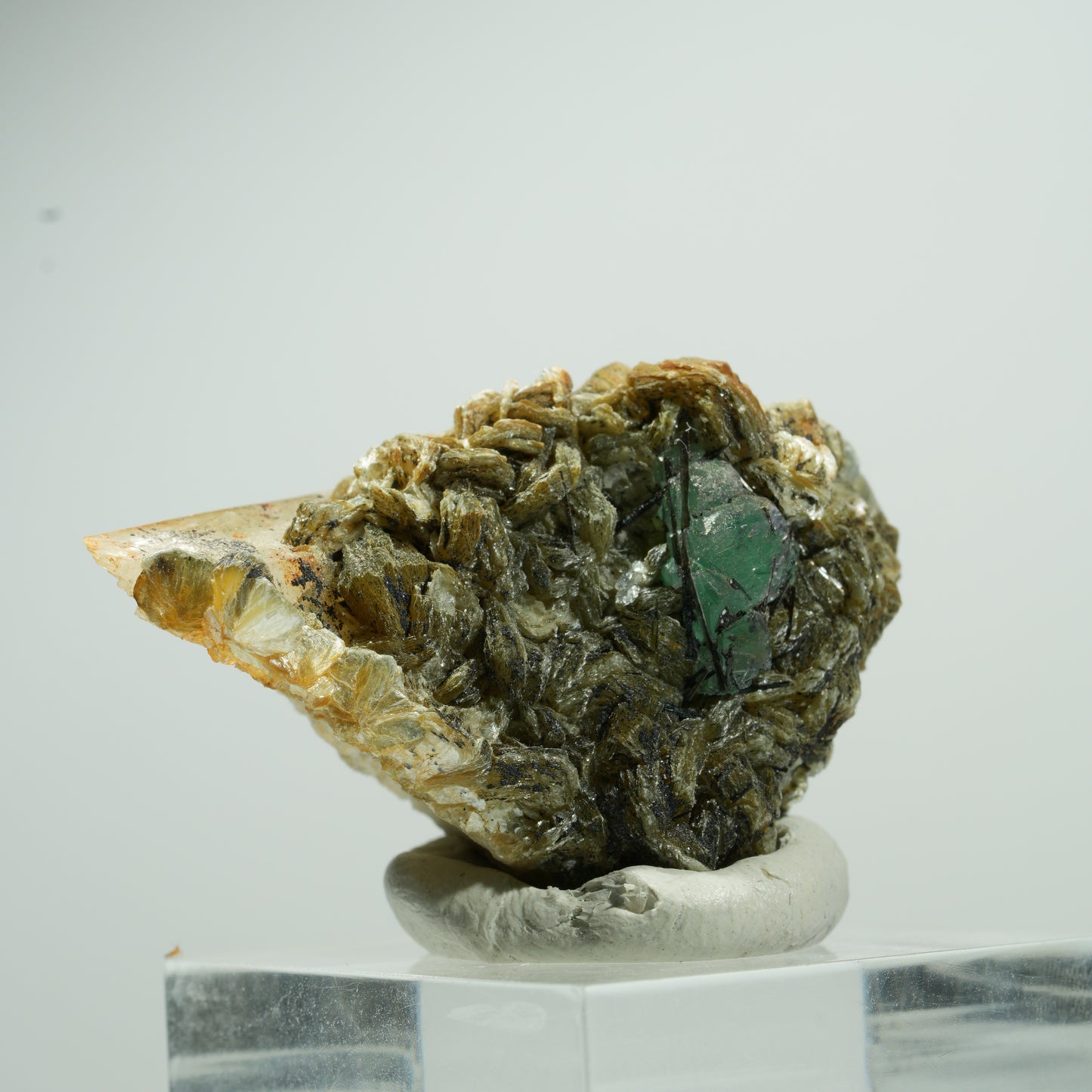 Phantom Fluorit Würfel, Schörl Turmalin, Muskovit Erongo, Namibia 41*29*27mm #13469