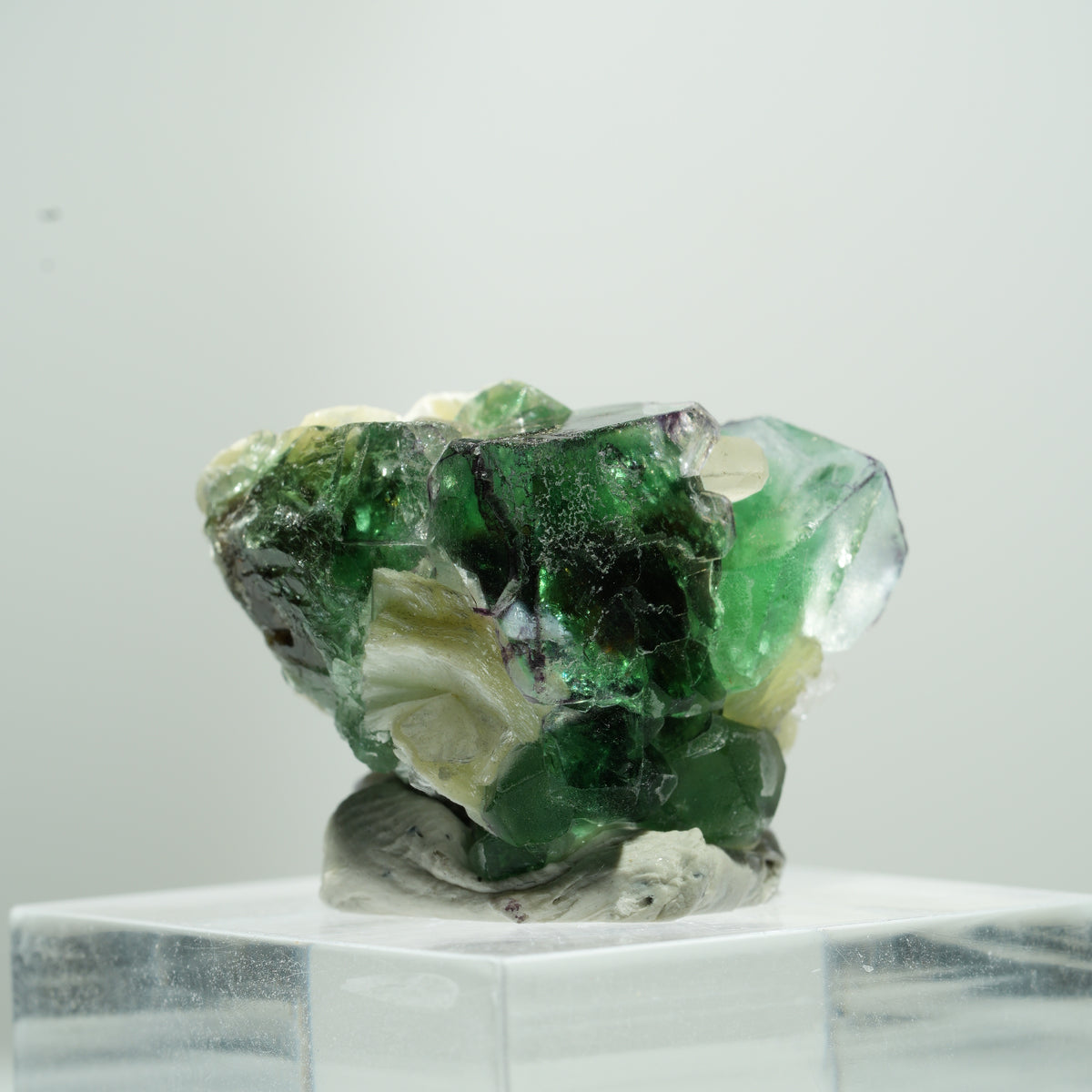 Fluorite fantôme rare en cube, sur muscovite Erongo, Namibie 11*9*9mm #13488