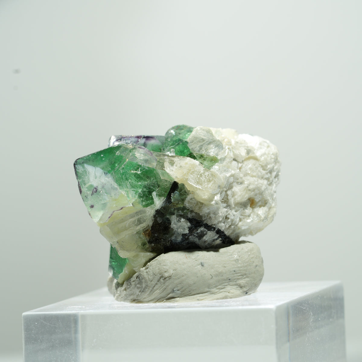 Fluorite fantôme rare en cube, sur muscovite Erongo, Namibie 11*9*9mm #13488