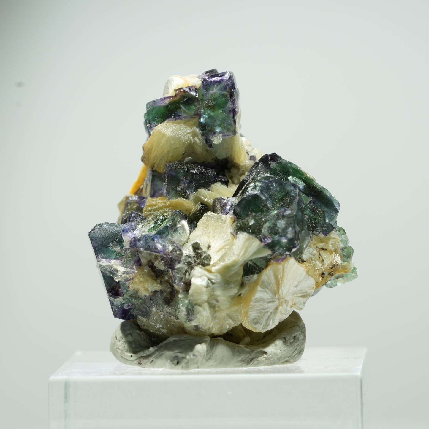 Seltene Phantom Fluorit Würfel, Muskovit Stufe Erongo, Namibia 14*13*10mm #13489