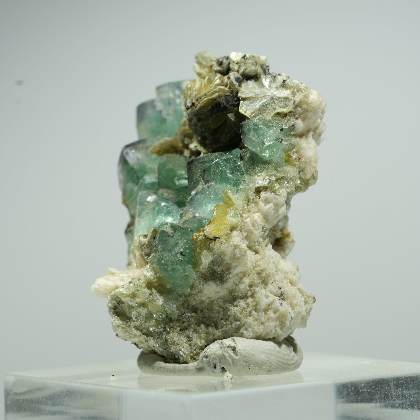 Phantom Fluorit Würfel, Orthoklas, Muskovit Stufe Erongo, Namibia 16*13*8mm #13495