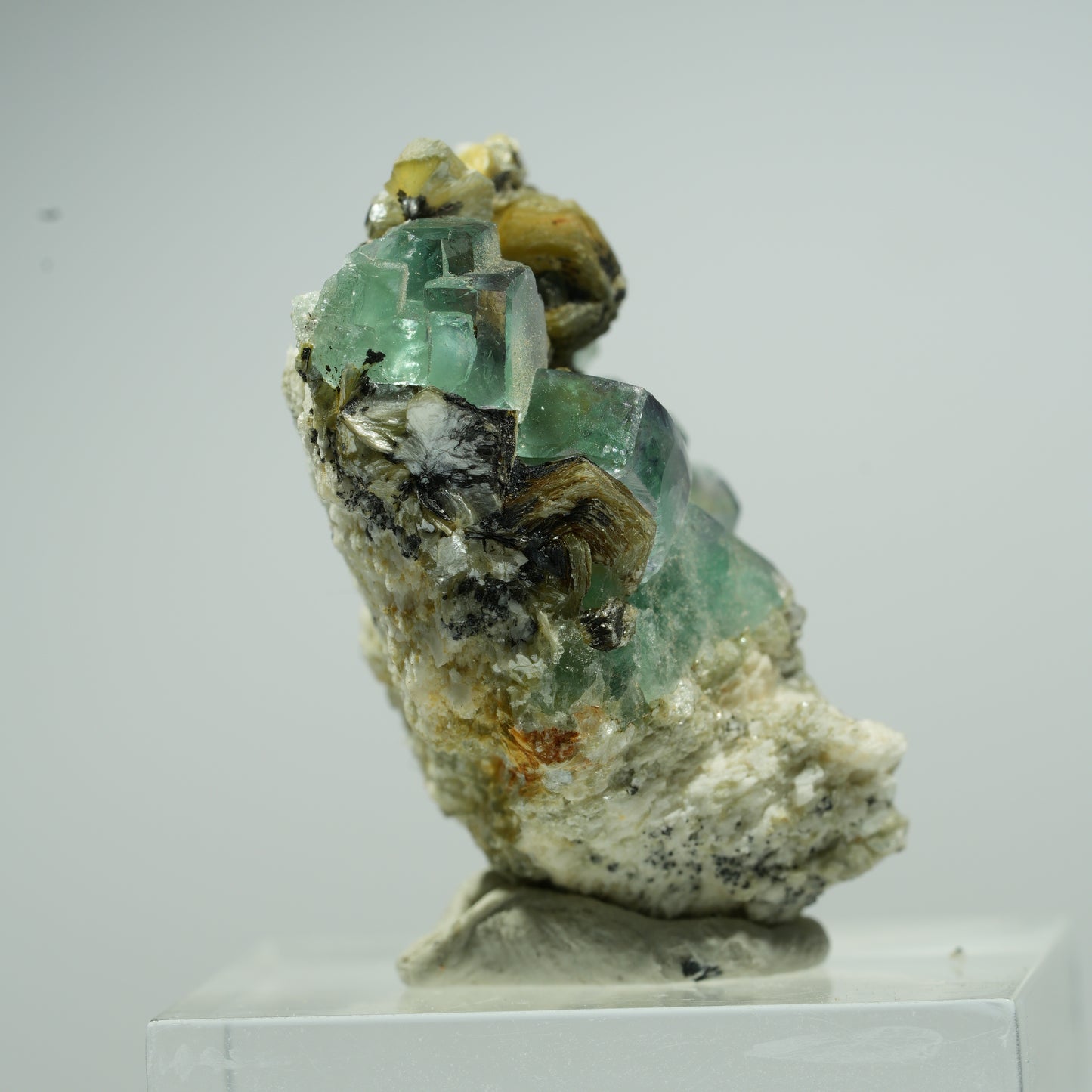 Phantom Fluorit Würfel, Orthoklas, Muskovit Stufe Erongo, Namibia 16*13*8mm #13495