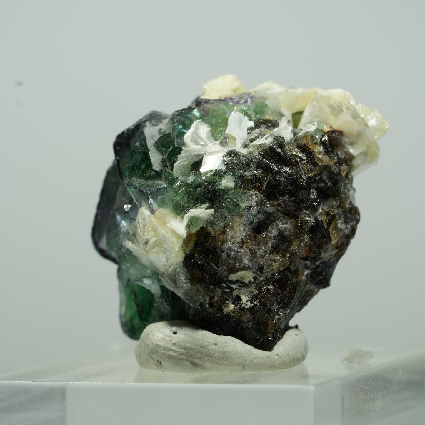 Seltene Phantom Fluorit Würfel, Muskovit Stufe Erongo, Namibia 14*12*9mm #13499