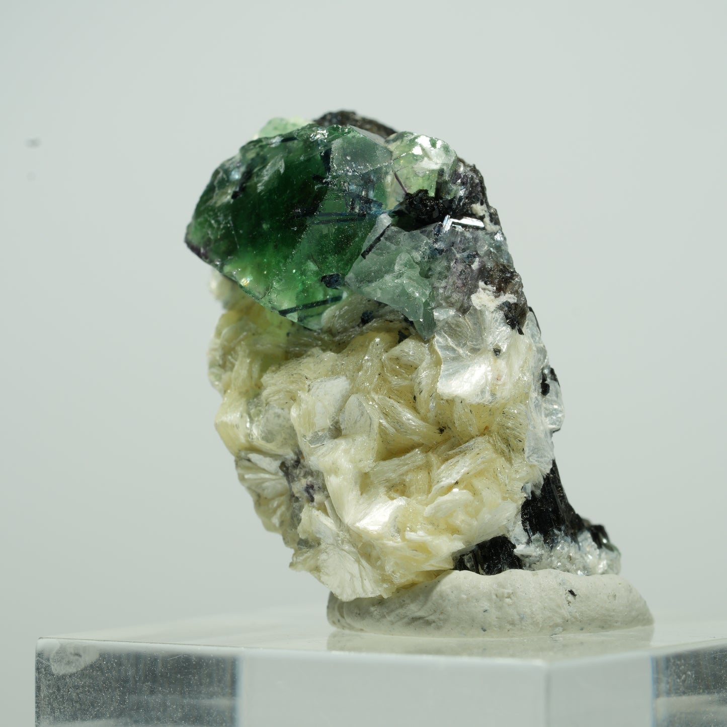 Phantom Fluorit Würfel, Schörl Turmalin, Muskovit Stufe Erongo Namibia 13*13*8mm #13500