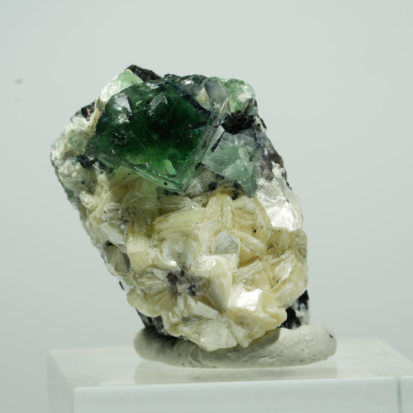 Phantom Fluorit Würfel, Schörl Turmalin, Muskovit Stufe Erongo Namibia 13*13*8mm #13500