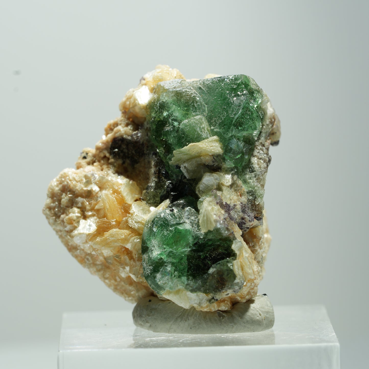Seltene Phantom Fluorit Würfel, Muskovit Stufe Erongo, Namibia 13*12*10mm #13503