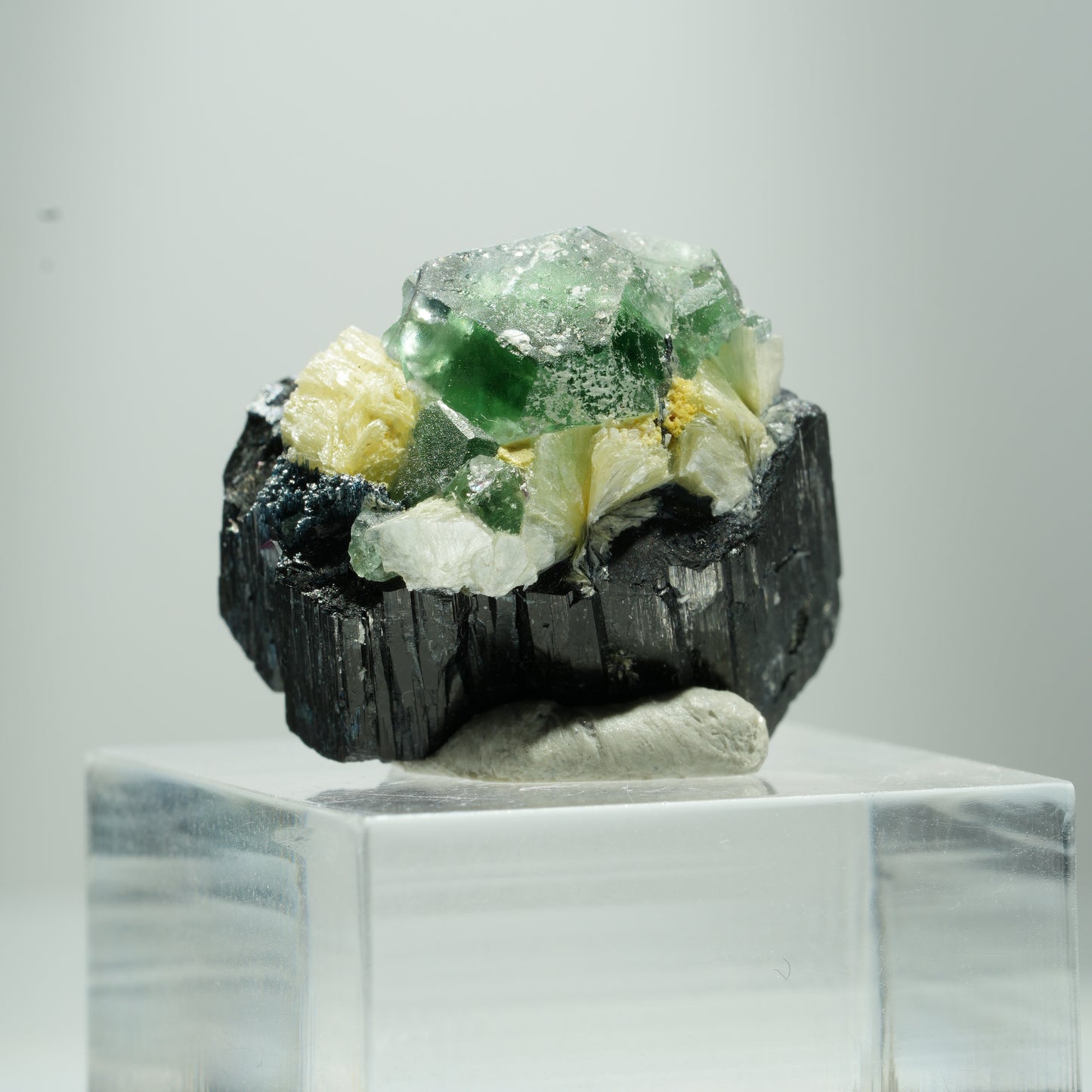 Phantom Fluorit Würfel, Schörl Turmalin, Muskovit Erongo, Namibia 12*10*8mm #13505