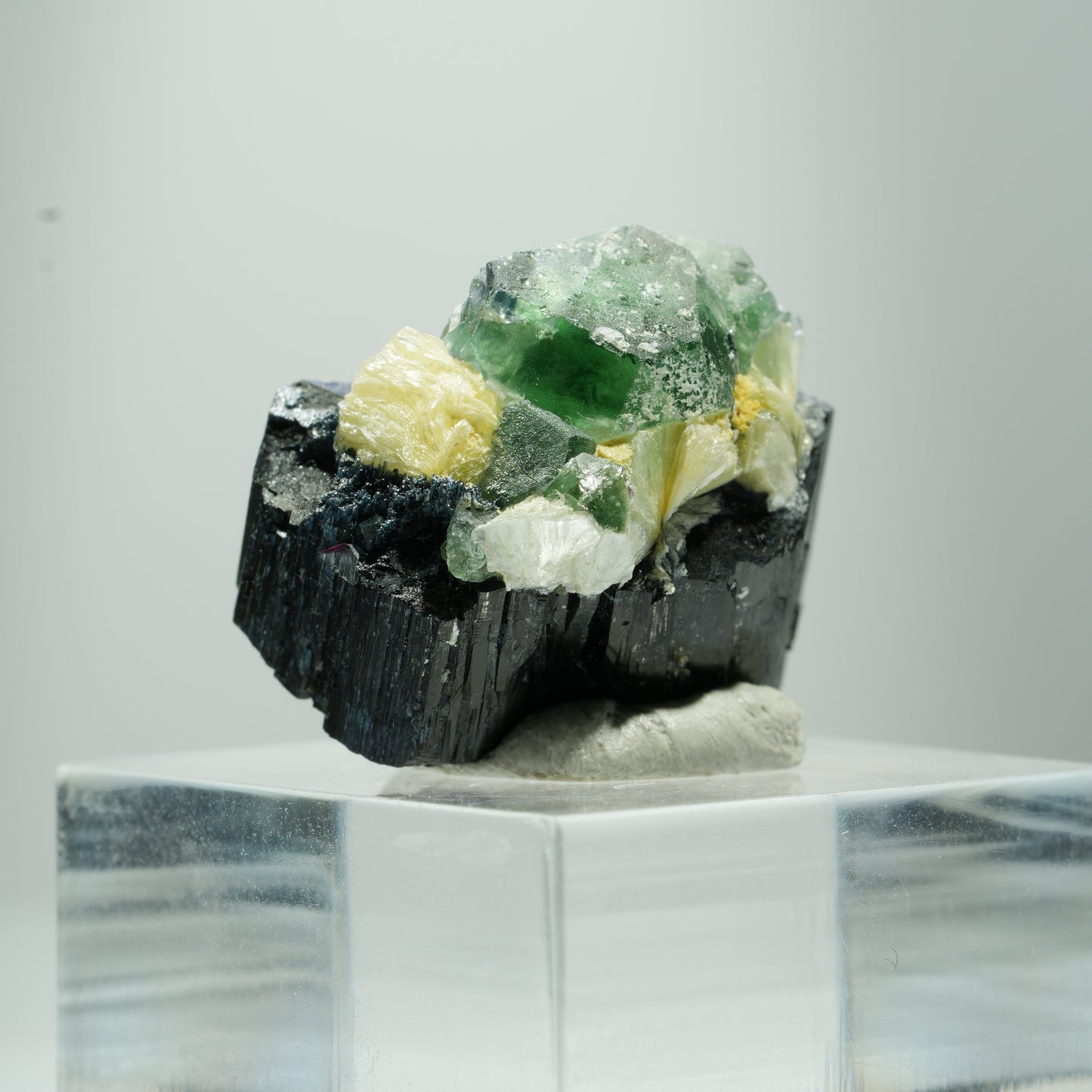 Phantom Fluorit Würfel, Schörl Turmalin, Muskovit Erongo, Namibia 12*10*8mm #13505