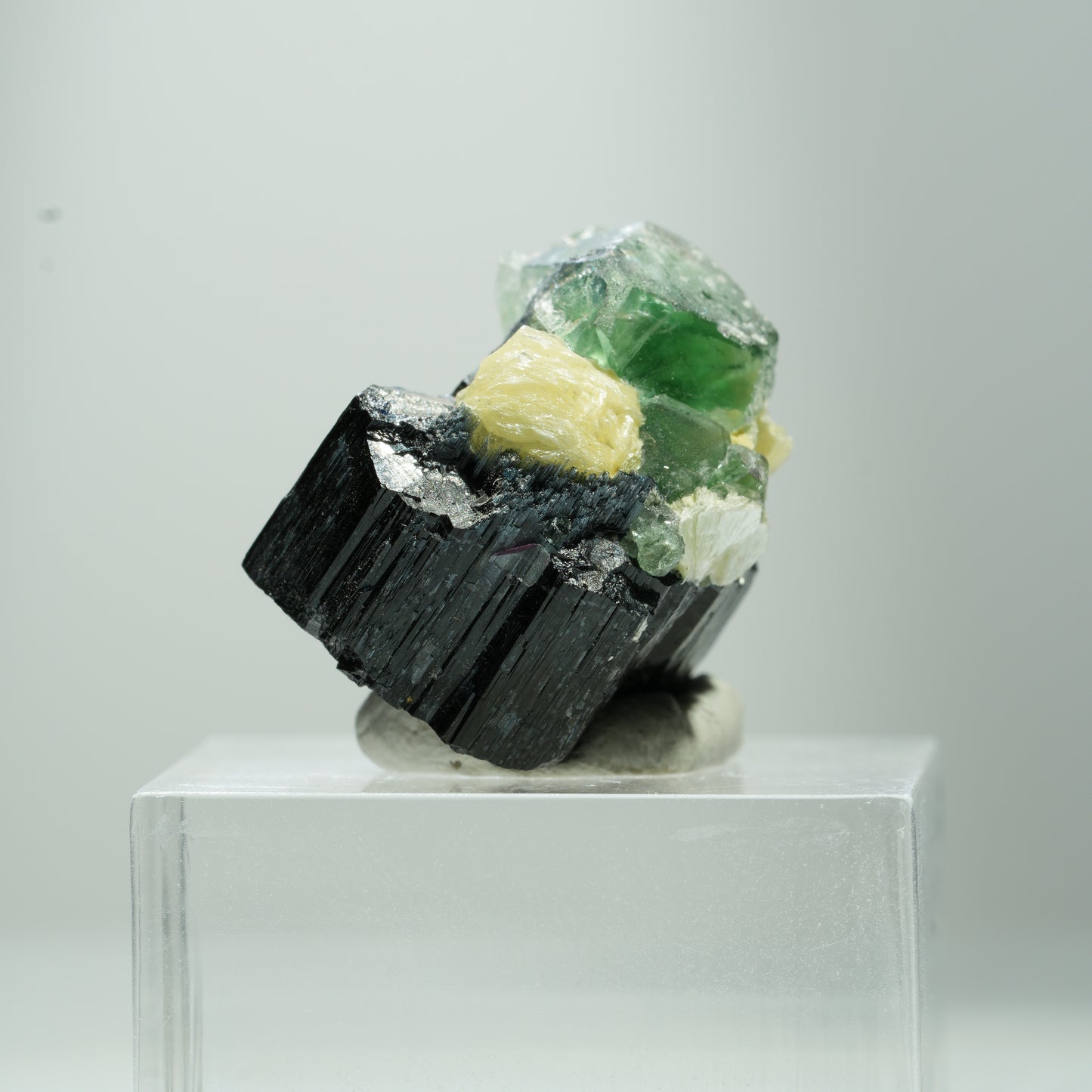Phantom Fluorit Würfel, Schörl Turmalin, Muskovit Erongo, Namibia 12*10*8mm #13505