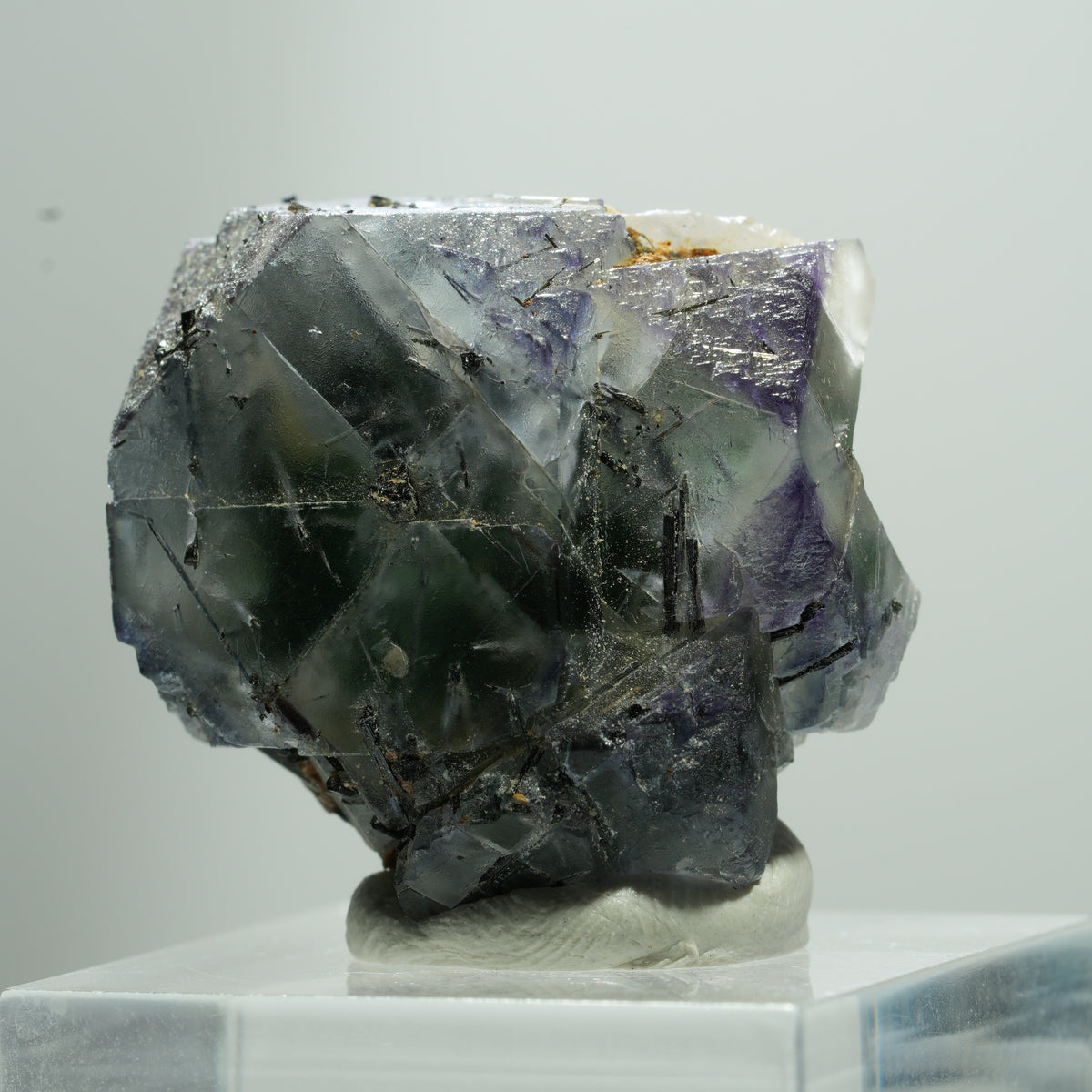 Fluorite fantôme cubique, tourmaline schorl, muscovite Erongo, Namibie 14*13*11mm #13515