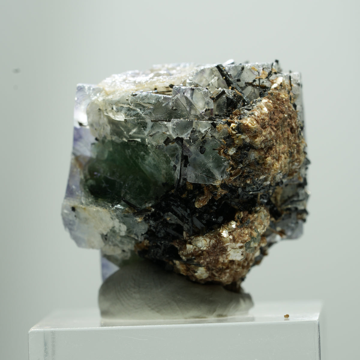 Fluorite fantôme cubique, tourmaline schorl, muscovite Erongo, Namibie 14*13*11mm #13515