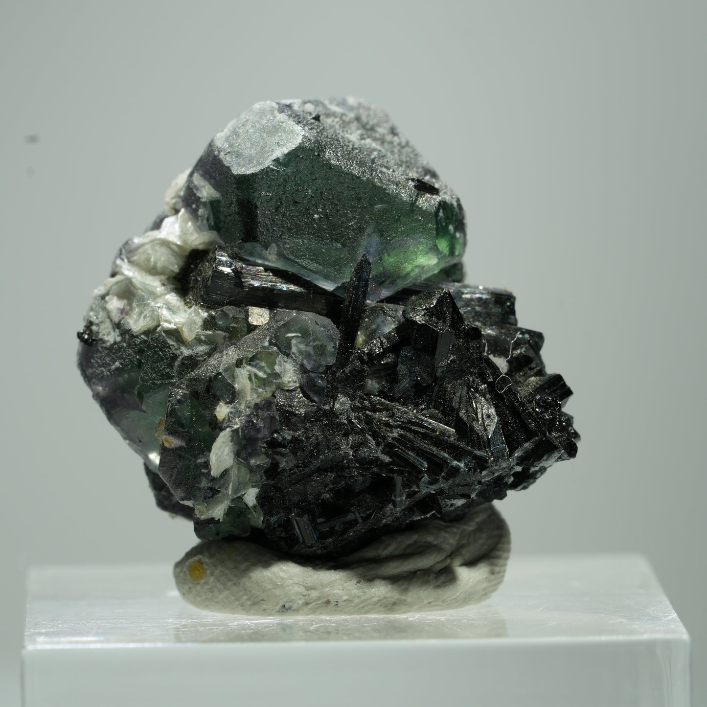 Phantom Fluorit hexagonal, Schörl Turmalin, Muskovit Erongo, Namibia 12*11*8mm #13519