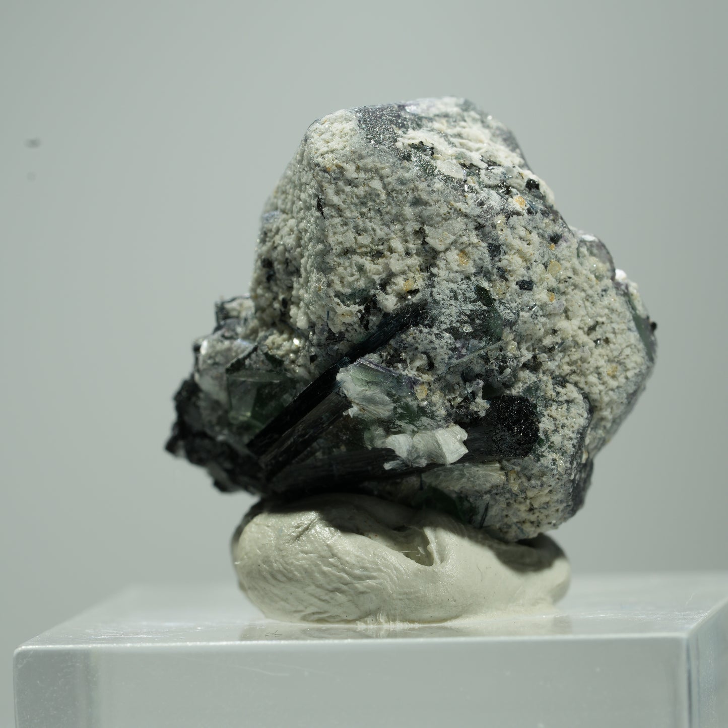 Phantom Fluorit hexagonal, Schörl Turmalin, Muskovit Erongo, Namibia 12*11*8mm #13519